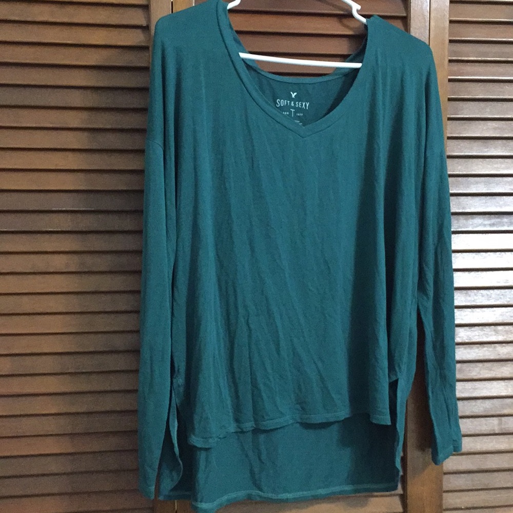 American Eagle soft and sexy t